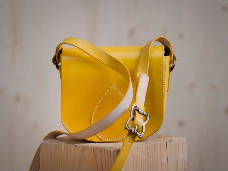sac à main en cuir jaune collection Colibri