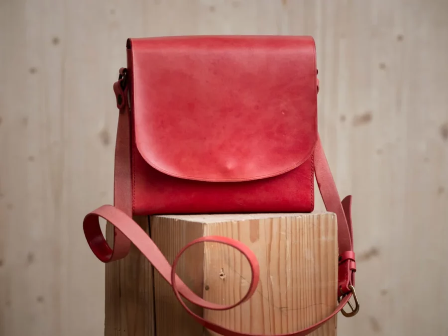 Sac à main en cuir rouge corail collection sphinx