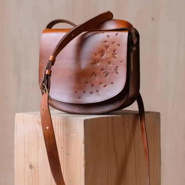 Sac à main en cuir marron modèle Colibri For me